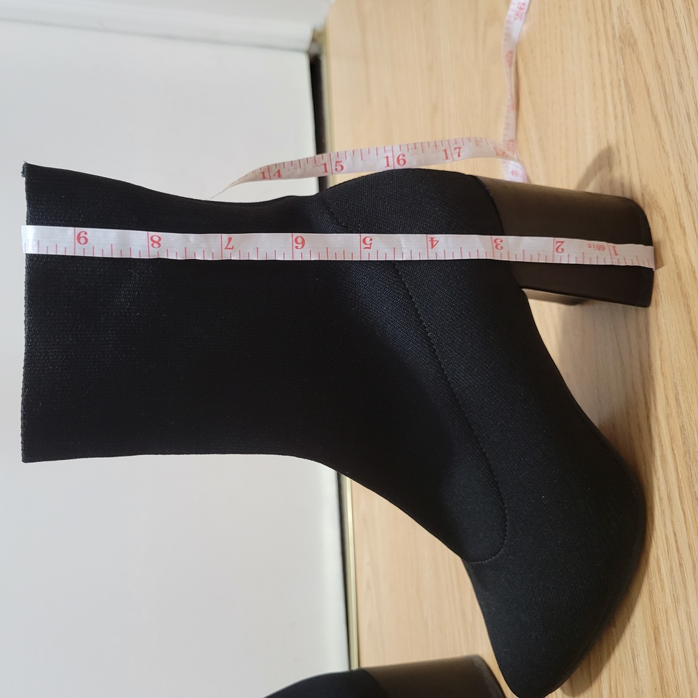 Blondo Black Heeled Boots with Streamlined Silhouette - Picture 8 of 8